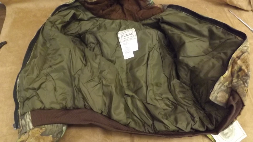 New WALLS Realtree Advantage Timber Camouflage Insulated Jacket w/Hood YOUTH 16 - Image 4 of 4