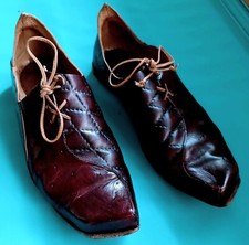 Cydwoq Vintage "College" Pre-Owned Women's Laced Flat Leather Shoes Red Size 7
