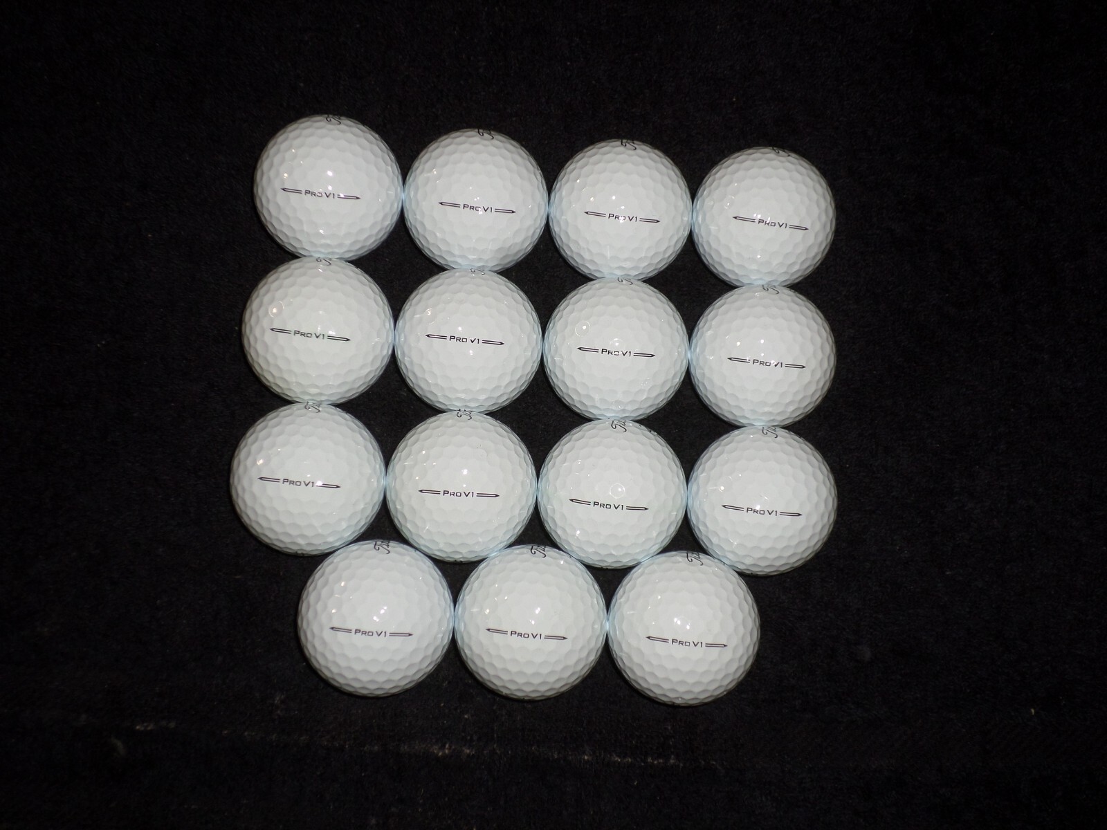 15 2023 / 2024 Titleist Pro V1 Golf Balls