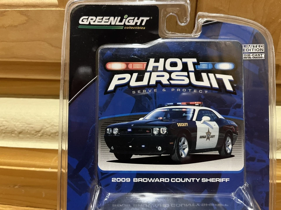 GREENLIGHT HOT PURSUIT 2009 DODGE CHALLENGER BROWARD COUNTY SHERIFF RARE HTF NIB - Image 2 of 4