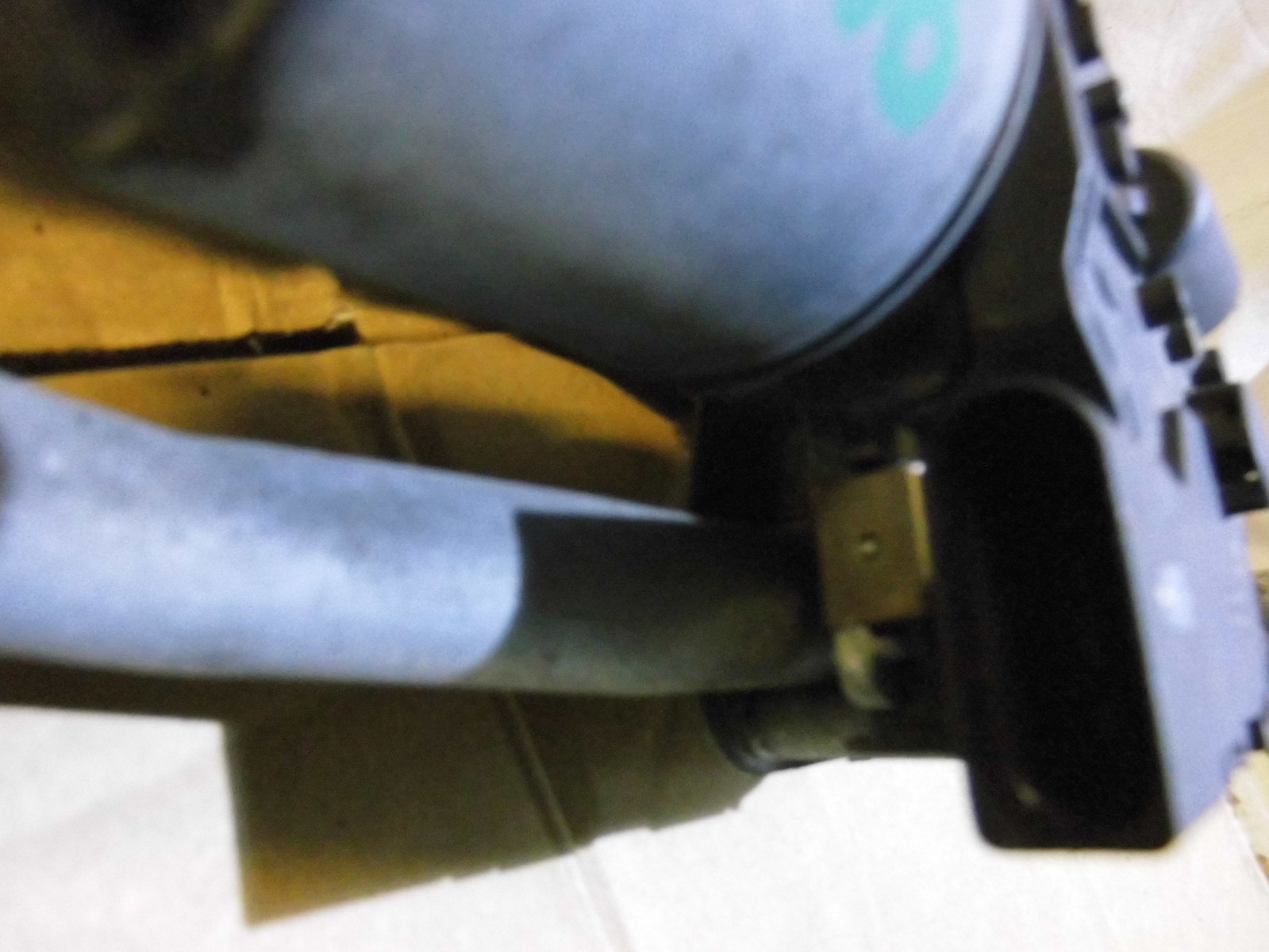 AUDI A3 8P FRONT WIPER MOTOR WITH LINKAGE 8P2955119F 8P2955023L 2004