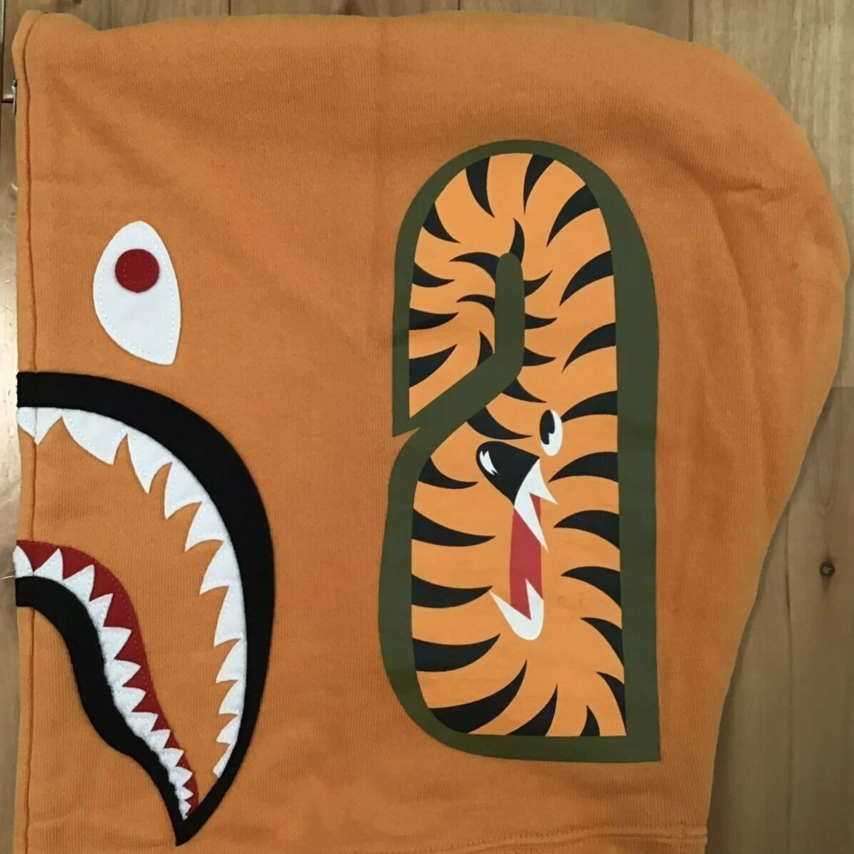 A BATHING APE (BAPE) BAPE camo squalo full zip felpa con cappuccio piumino imbottito NIGO A Bathing Ape taglia M uomo