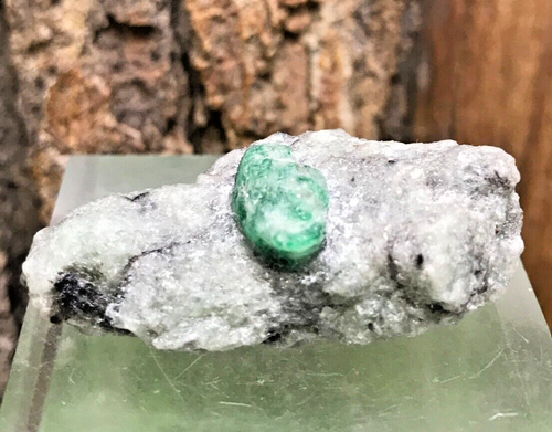 Emerald Crystal on Matrix From Swat Pakistan 101 CT - Picture 4 of 13