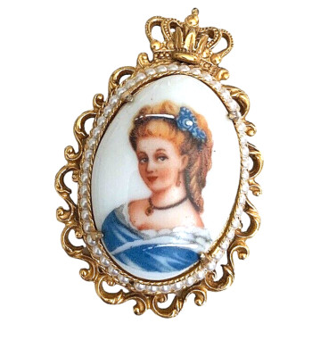 French Limoges Florenza signed hand painted pendant gold tone Free Shipping