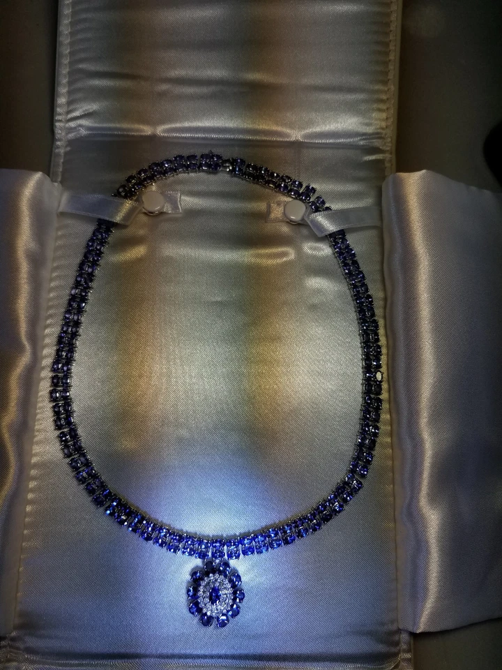 Collar y anillo y pendientes de tanzanita a juego Foto 2 de 4