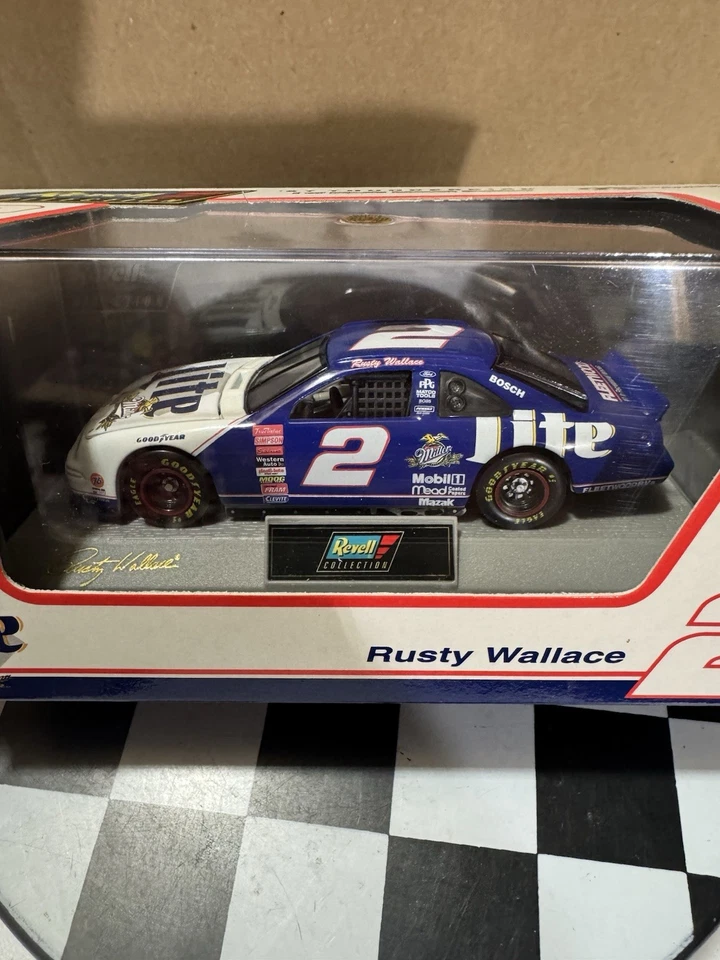 Rusty Wallace #2 Miller Lite 1997 1/43 Nascar Diecast W/ Case! - Image 3 of 4