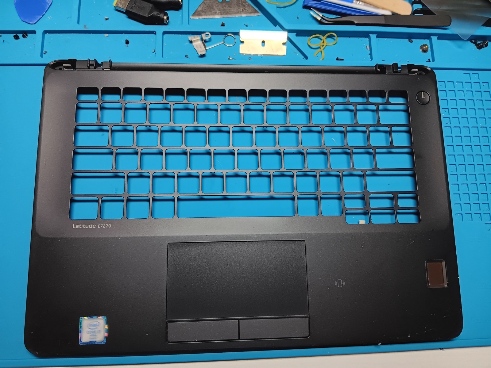 New OEM Dell Latitude E7270 Laptop Palmrest Touchpad Assembly P/N- P1J5D