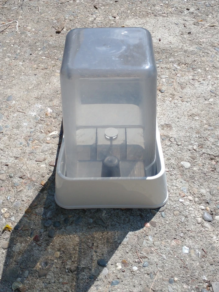 Van Ness Riegadora Automática para Perros, Mediana, Capacidad 6 Litros Foto 4 de 4