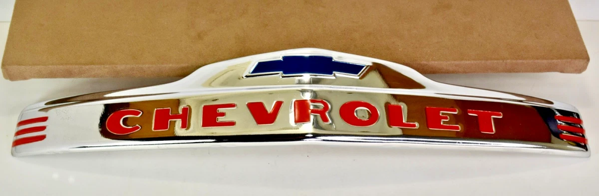 VINTAGE 1947-1953 CHEVROLET METAL TRUCK EMBLEM