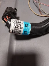 7W7T14A733 FORD FUSE BOX. With Relays Fuses And Covers