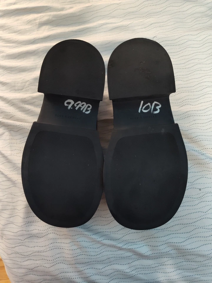 Mary Jane para mujer Charles & Keith, talla US6, dedo pequeño, marrón. Foto 3 de 4