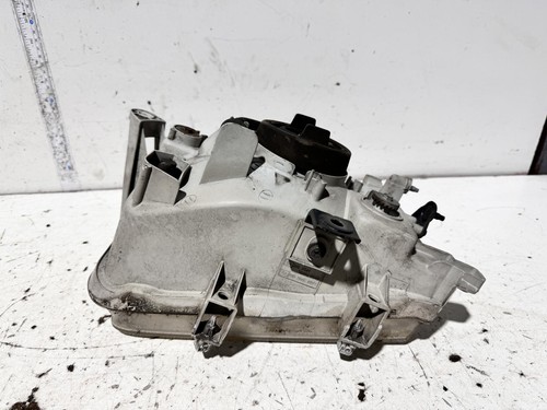 Nissan Pathfinder Right Head Light R50 02/1999-06/2005 - Picture 4 of 9