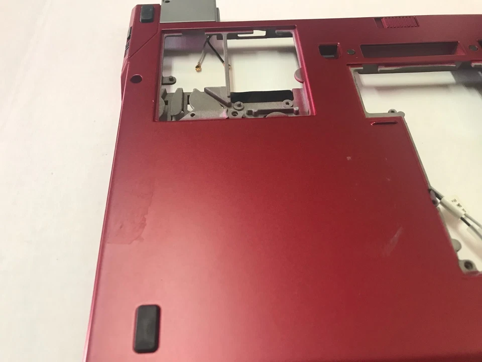 Conjunto de base inferior genuíno Dell Latitude E4300 P/N- R620D - Imagem 3 de 3