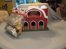 Battat Big Red Barn for Toddlers W/ BRAND new bag of the Farmer Play Set