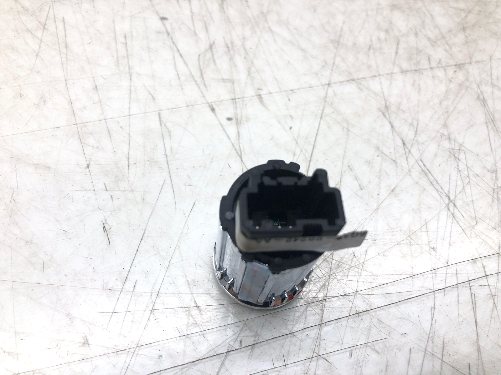2014 ASTON MARTIN VANTAGE FUEL TANK DOOR RELEASE SWITCH BUTTON 6G33-9B242-AA OEM