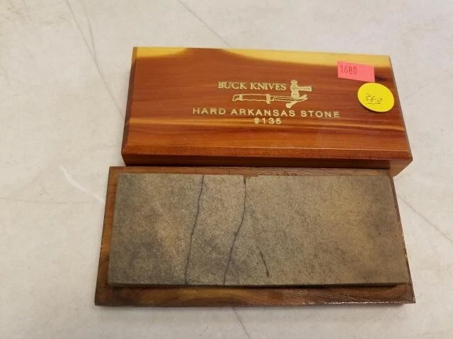 BUCK KNIVES Hard Arkansas Sharpening Stone #135 w/ Original Wooden Box!