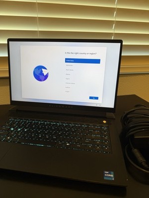 Alienware - m15 R4 15.6'' FHD Gaming Laptop  i7-16GB RAM - RTX 3070 - 512 GB SSD