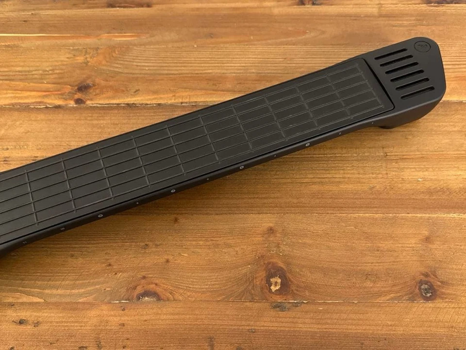 Artiphon INSTRUMENT 1 MIDI MPE String Controller White Built-in Speaker w/cable - Image 3 of 4