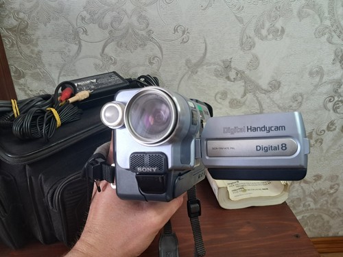 Sony PAL Handycam Camcorder - Digital8 - Video Transfer Camera DCR-TRV147E - Picture 13 of 24