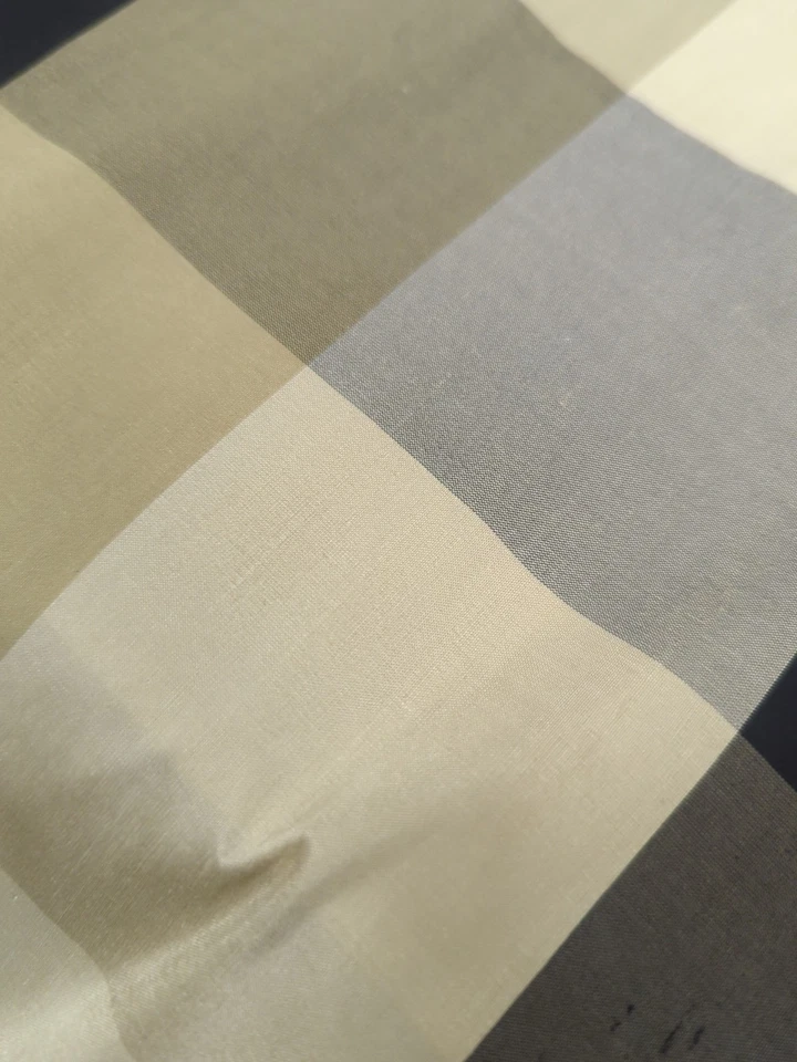 Tela tejida a cuadros de seda texturizada 54 de ancho 9 yardas en tonos negros y dorados Foto 4 de 4