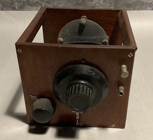 Vintage / Antique Radio Receiver- Untested 5.5” X 7”