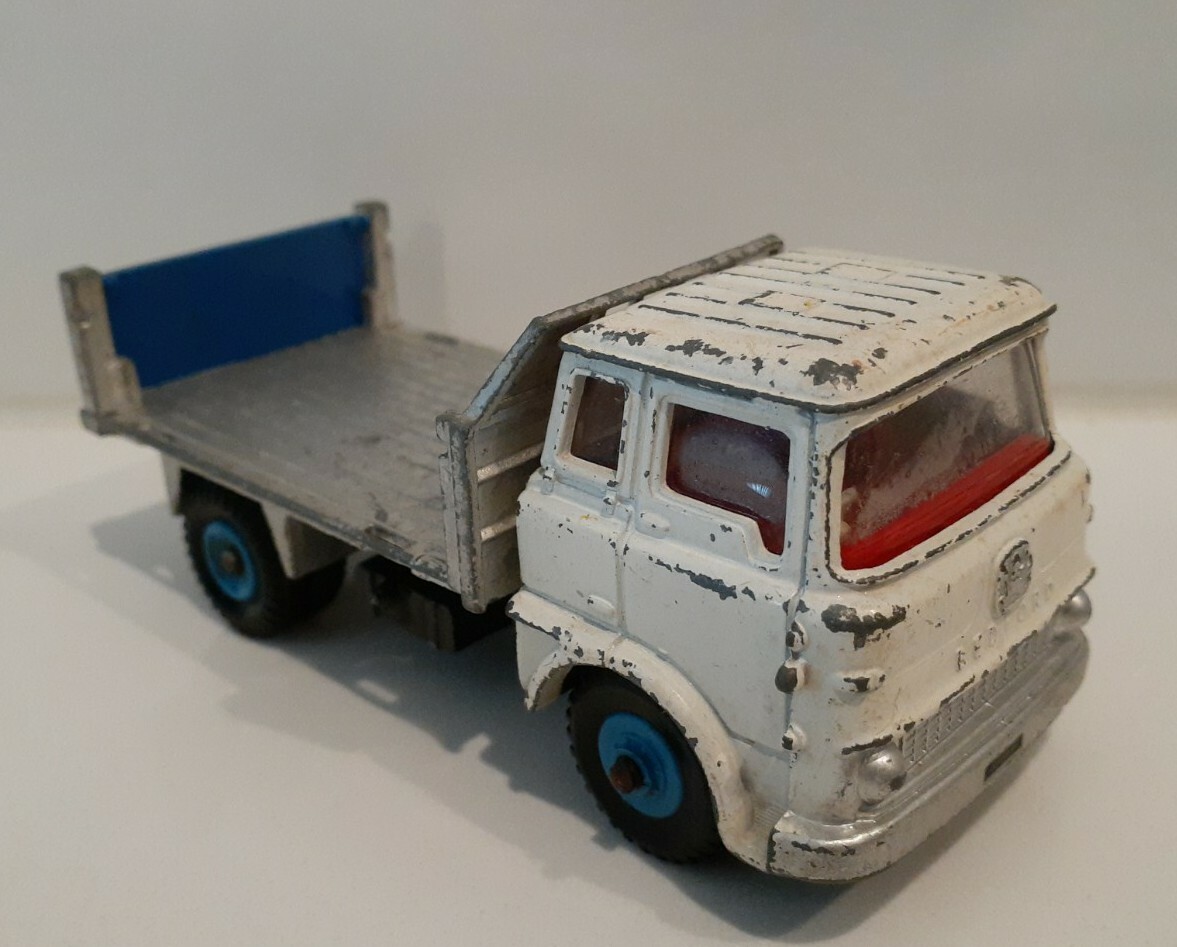 dinky toys bedford tipper truck