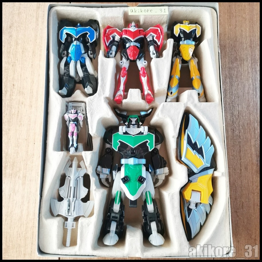 Power Rangers Magiking Mystic Force Magiranger DX Titan Megazord
