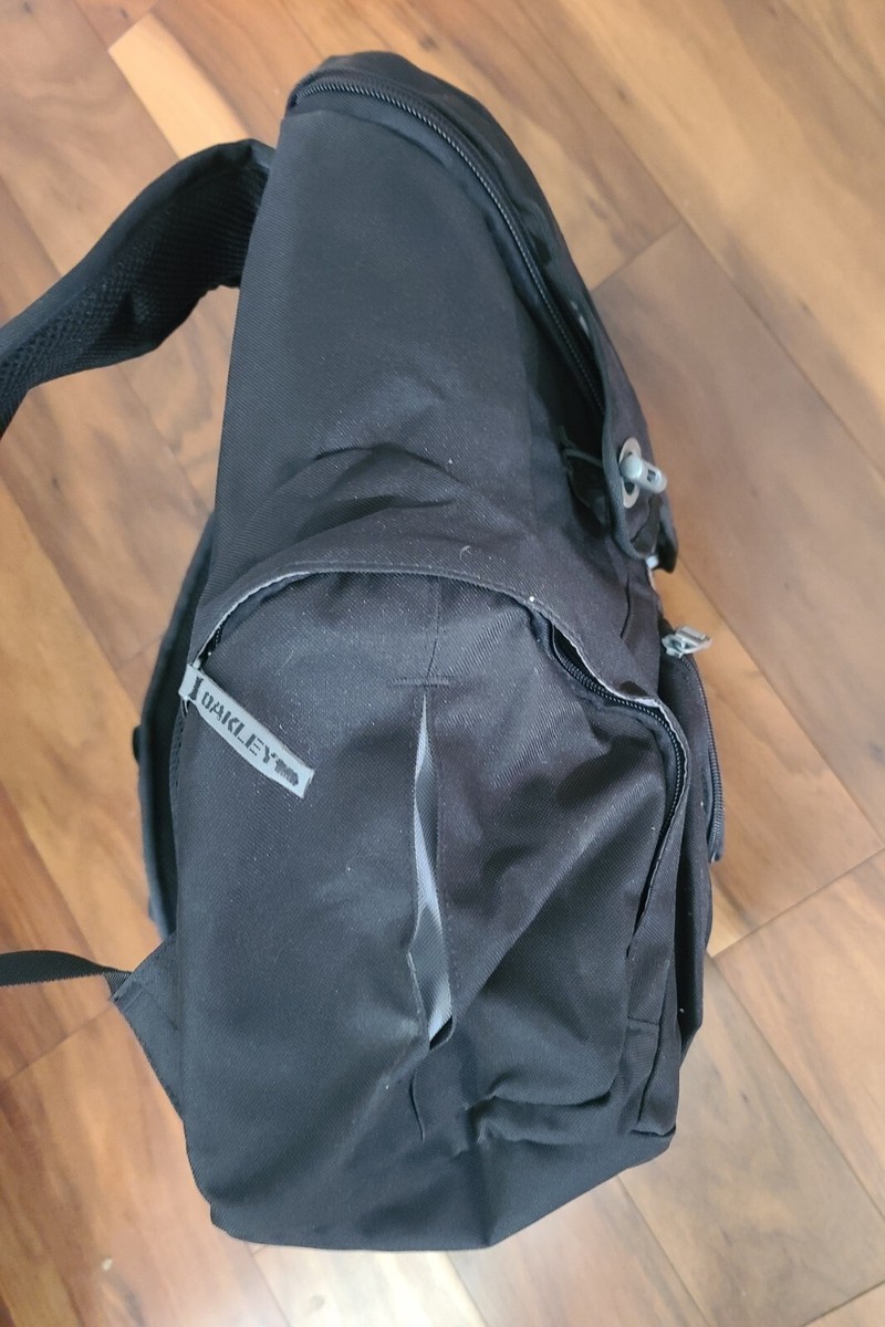 【希少】Oakley tactical field gear バッグ 黒 NWT Oakley Black Panel Back Pack Bag VW exclusive Tactical