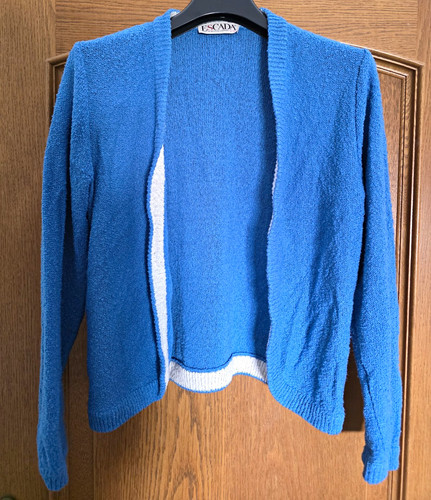 Escada, ESCADA Damen Strickjacke Cardigan Blau/Weiß Langarm Gr. M Vintage
