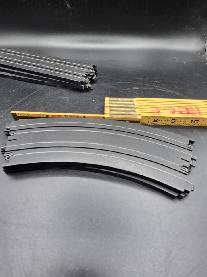 2-AFX AURORA TOMY HO SLOT CAR TRACK 12"R CURVA 1/8 CÍRCULO 304MM Foto 2 de 3
