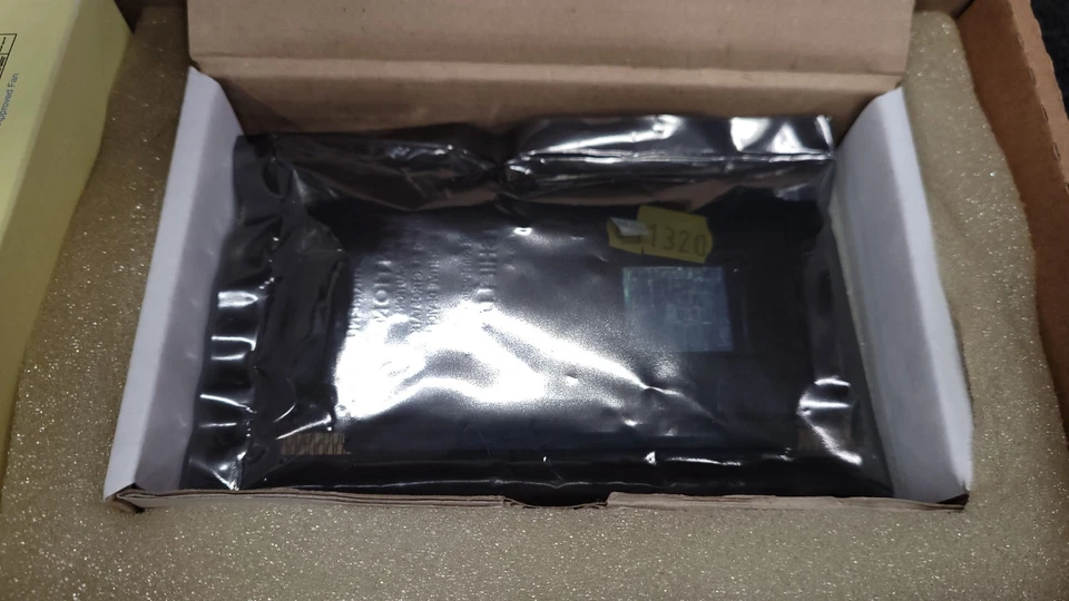 SL4C7 Intel Pentium III 600MHz 600/256/100/1.7V Slot 1 W/Heat Sink & Fan NOS - Image 2 of 4