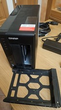 Qnap ts-251+ NAS senza dischi