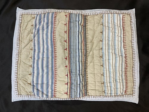 Pottery Barn Kids 2 gesteppte Standardbezüge blau hellbraun Streifen rot Deckenstich - Bild 7 von 12