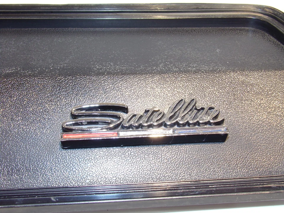 Puerta de guantera satélite Plymouth 1966 1967 OEM Foto 2 de 4