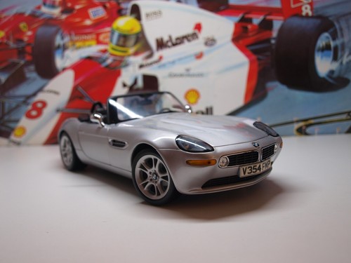 KYOSHO - JAMES BOND 007 - BMW Z8 ROADSTER - 1/18 SCALE MODEL CAR - Picture 8 of 12