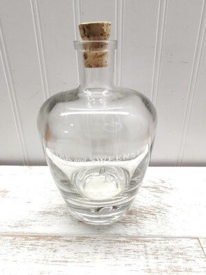 Glass Liquor Bottle: Kirk & Sweeney Dominican Rum 12 Year 750ml Empty
