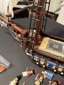 Lego Pirates Imperial Flagship 10210 98% Complete With Mini Figs & Manuals