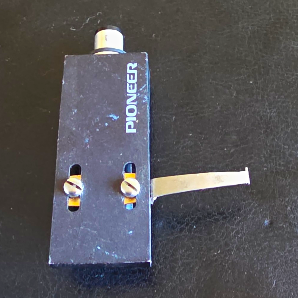 Pioneer headshell with EXL 20 Cartridge & Stylus (not tested) for turntable