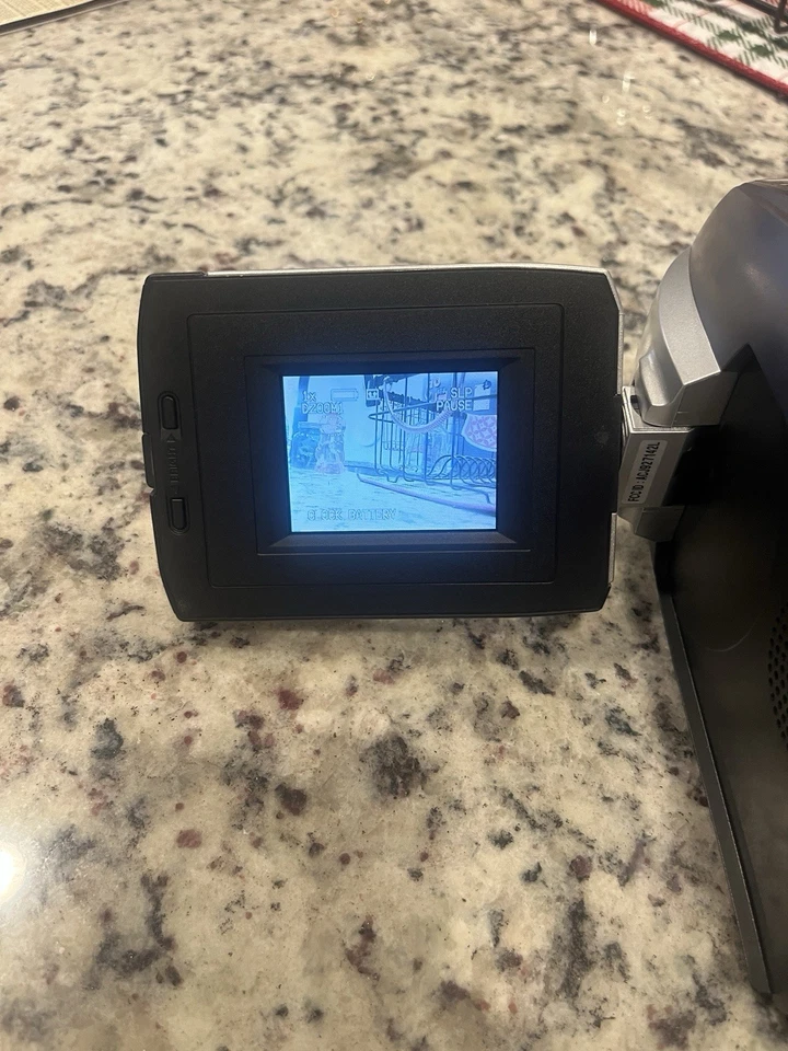 Panasonic Palmcorder VHS-C PV-L352D 700x Zoom + Charger Bag Battery Cords Tapes - Image 3 of 3