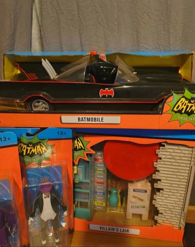 Mcfarlane Batman 66 Lot, Batmobile, Villains Lair + 2 Figures. - Image 2 of 4