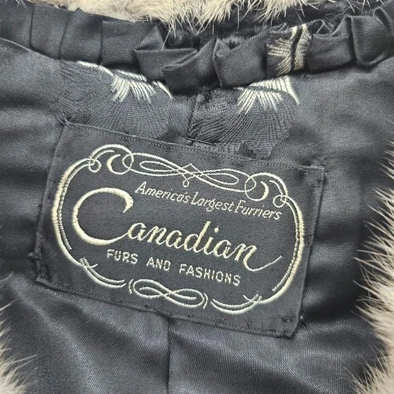 CHAQUETA ABRIGO NEGRA DE LANA DE CORDERO PERSA RIZADA DE COLECCIÓN PARA MUJER CUELLO RIZADO Foto 4 de 4