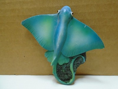 WONDERFUL STINGRAY 3.75'' X 4'' REFRIGERATOR MAGNET UNBRANDED (MF639)