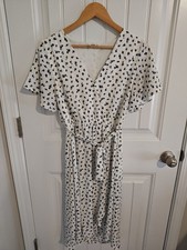 Sienna Sky Women's Short Sleeve V-Neck Floral Dress in White Blue Medium -