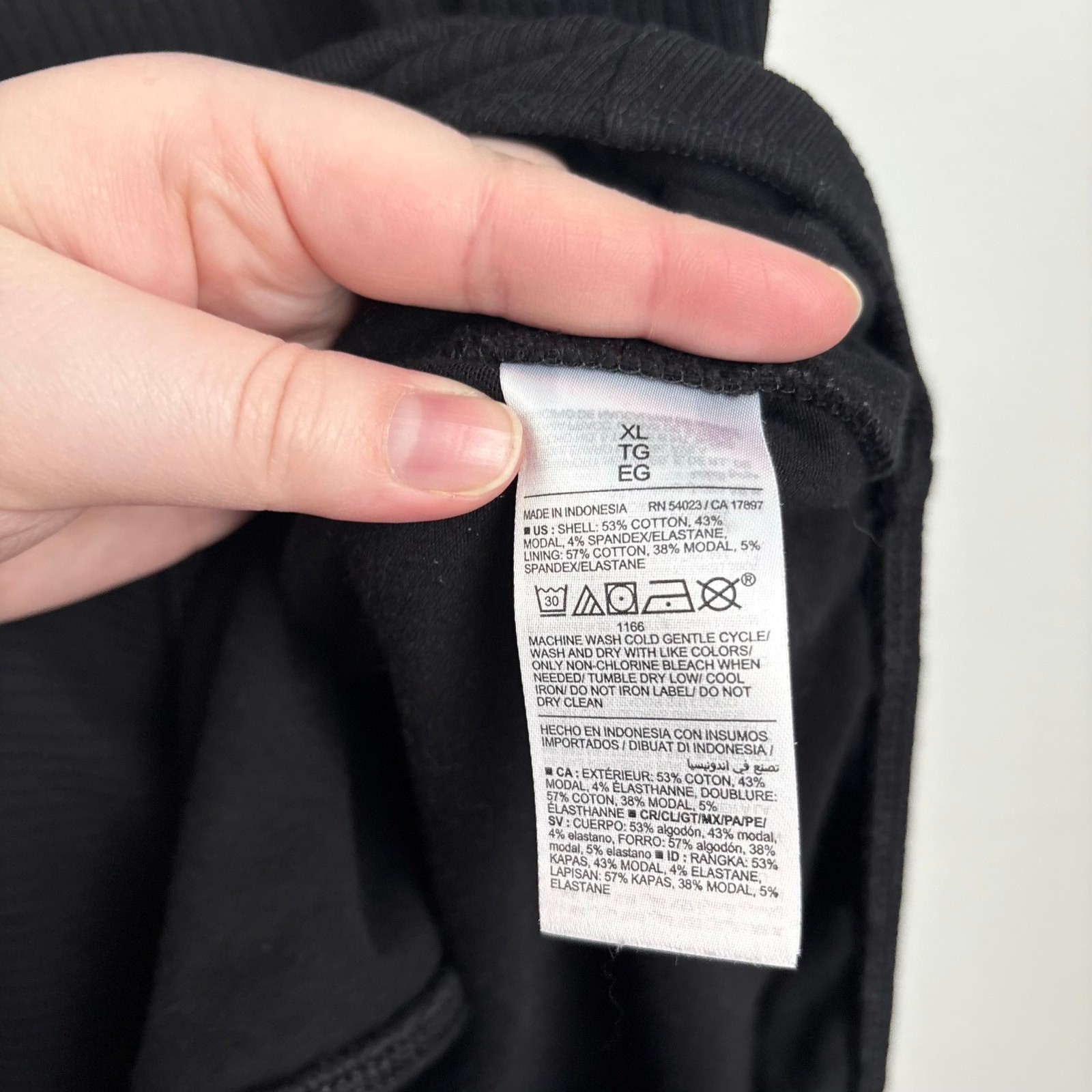 Old Navy Basic Black Full Coverage Tie Shoulder V… - image 7