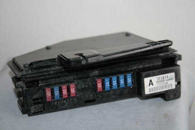 07 08 09 Toyota Camry hybrid fuse junction box integration module 82720