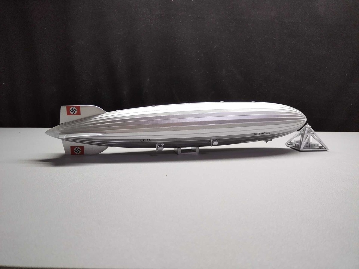 1/1000 1/700 Scale WW2 LZ 129 Hindenburg Model Painted