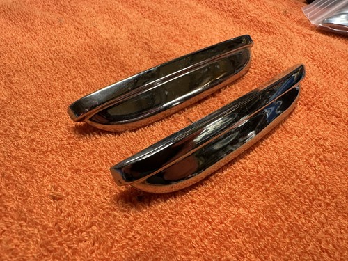 PAIR Vintage 1942 CADILLAC SERIES 60 FRONT FENDER TRIM MOLDING Part 1446414 - Picture 2 of 8