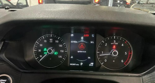 2018 Land Rover Range Rover Velar 2.0 D240 R-Dynamic S 5dr Auto ESTATE DIESEL Au - Picture 10 of 11