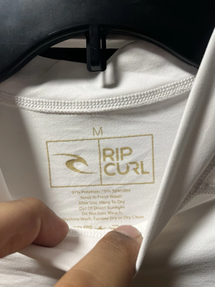 Rip Curl Rash Guard Green And White Small Stain Great Condition Size Men’s M - Image 4 of 4
