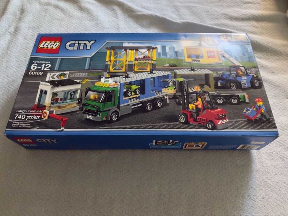 LEGO CITY: Cargo Terminal (60169) new in box - Image 2 of 2